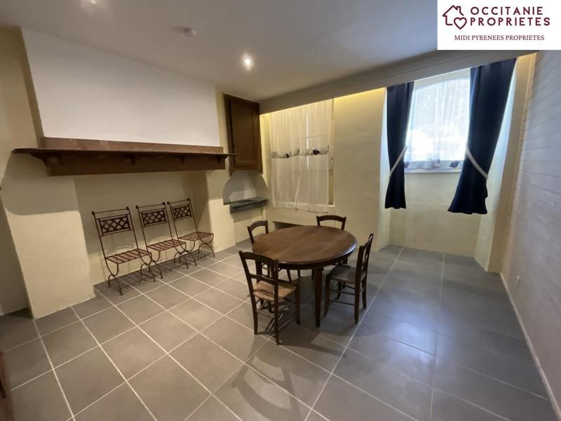 Propriété - 284 m² - 10 pièces