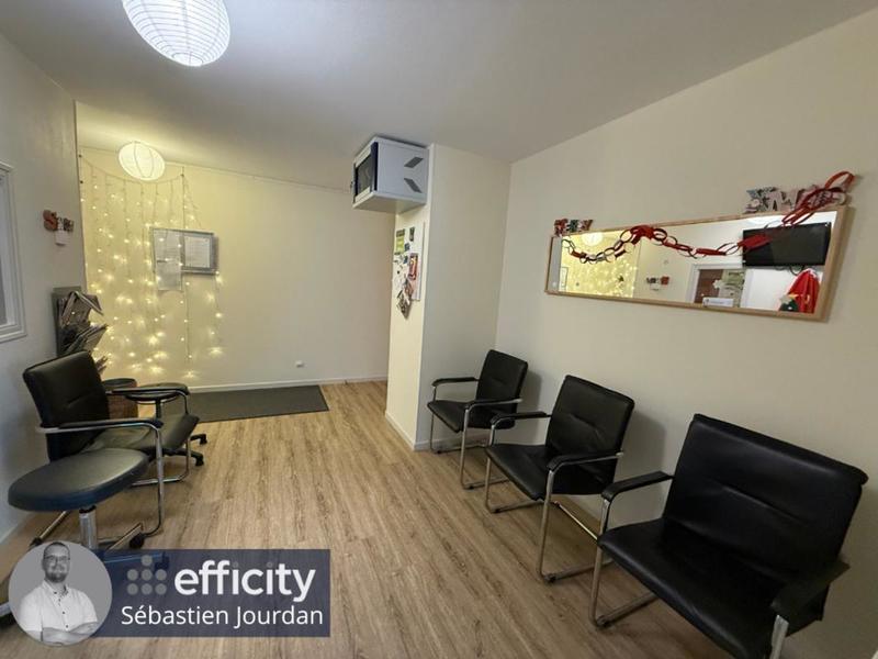 Bureau - 112 m² - 6 pièces