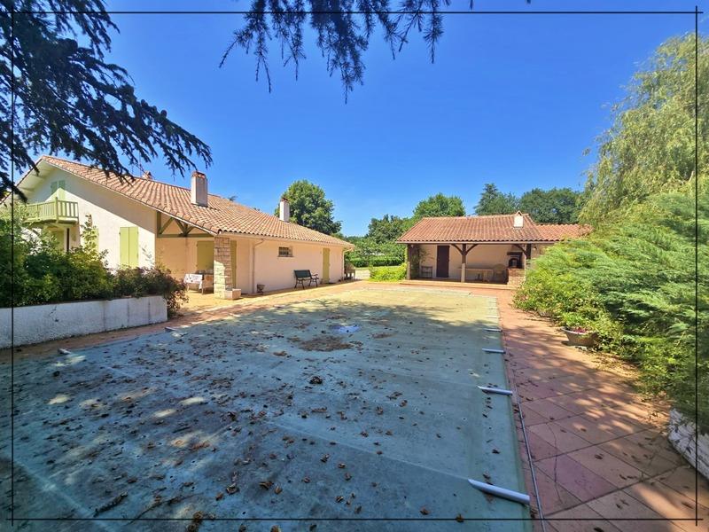 Maison - 180 m² - 6 pièces