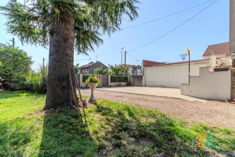 Maison traditionnelle - 150 m² - 7 pièces