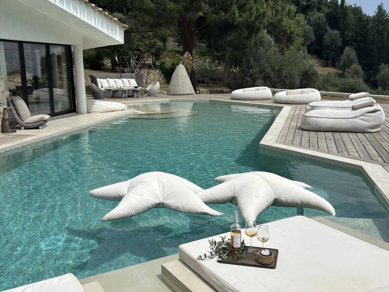 Villa - 260 m² - 6 pièces