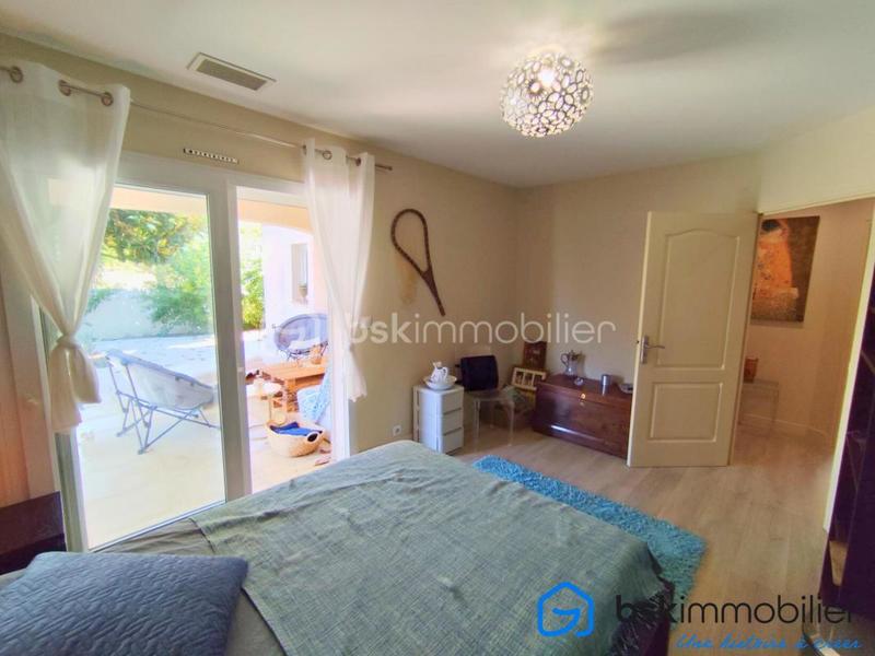 Villa - 237 m² - 6 pièces