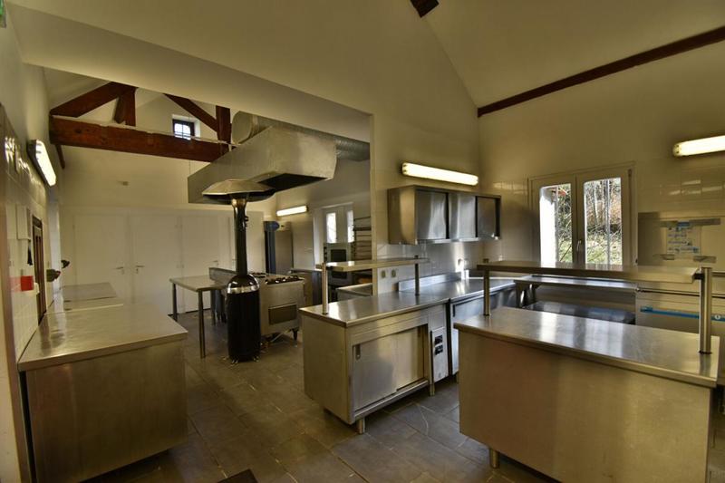 Propriété - 550 m² - 4 pièces