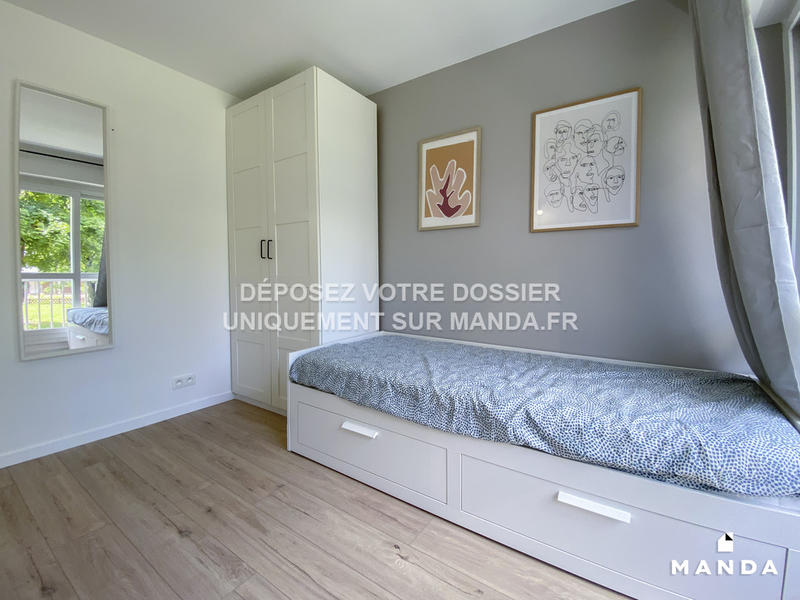 Chambre - 9 m² - 5 pièces