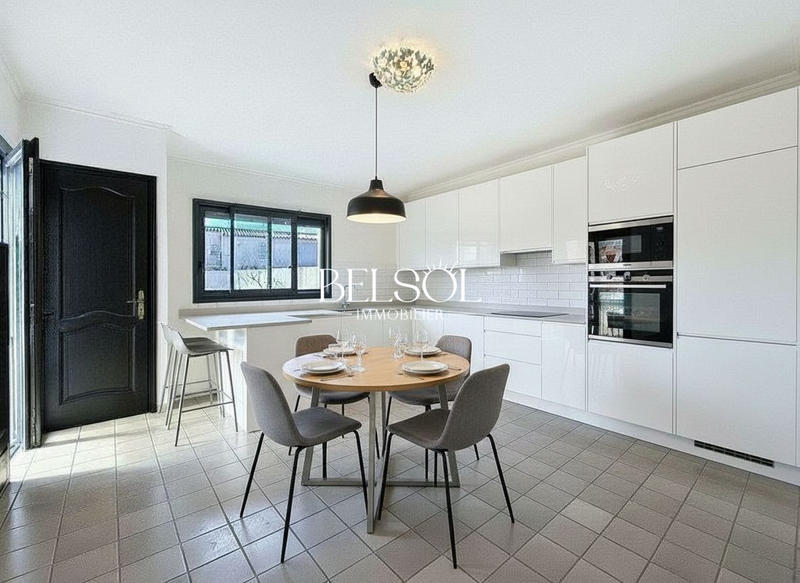 Villa - 250 m² - 7 pièces