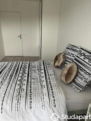 Chambre - 12 m² - 1 pièce