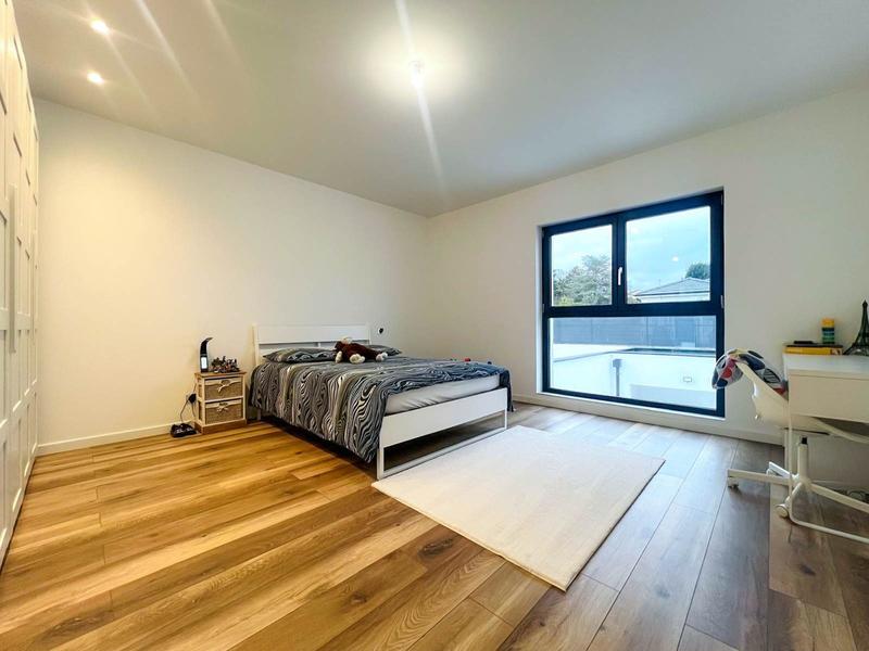 Maison contemporaine - 218 m² - 7 pièces