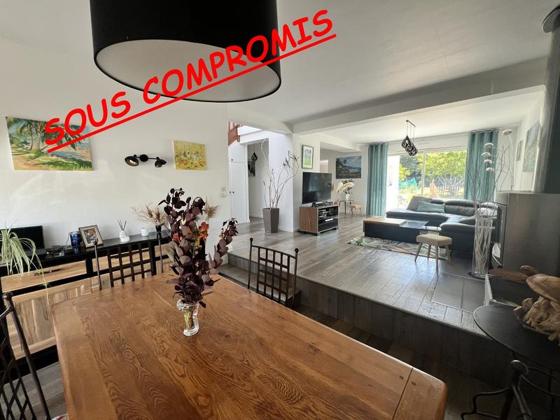 Maison - 180 m² - 7 pièces