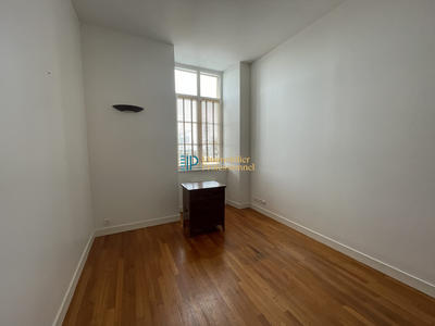 Bureau - 110 m² - 7 pièces