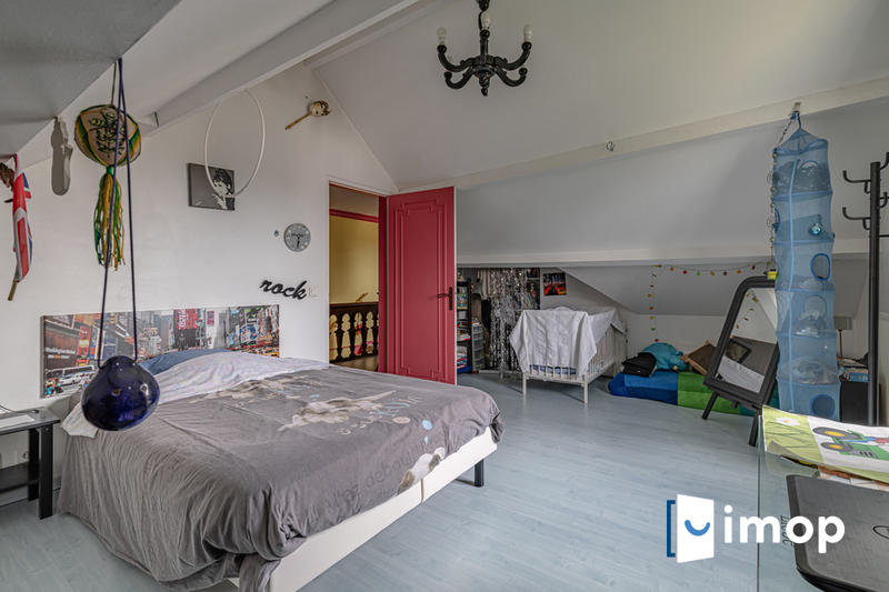 Maison - 180 m² - 6 pièces