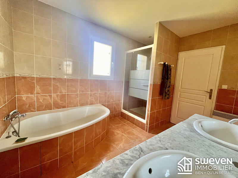 Maison - 138 m² - 5 pièces