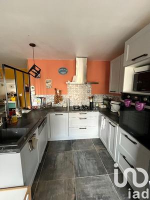 Maison - 99 m² - 6 pièces