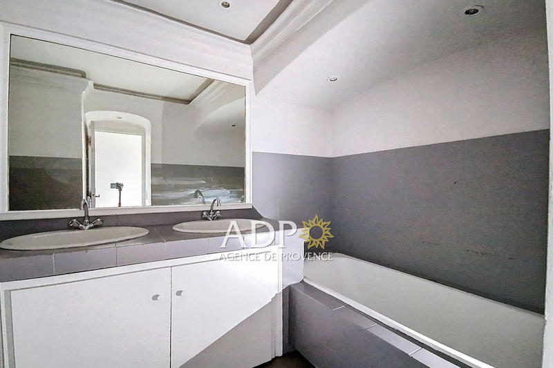 Appartement - 93 m² - 3 pièces