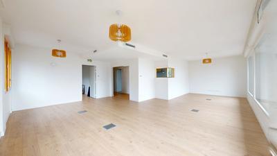 Maison - 233 m² - 5 pièces