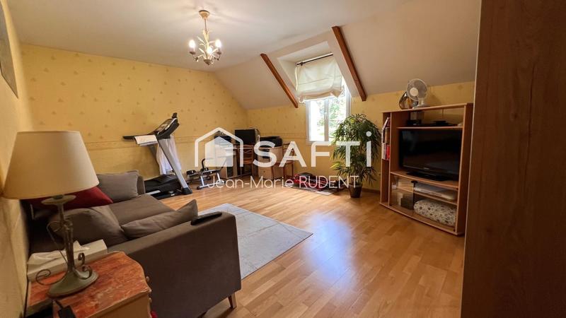 Maison - 267 m² - 9 pièces