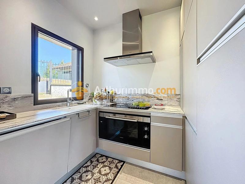 Maison - 370 m² - 5 pièces