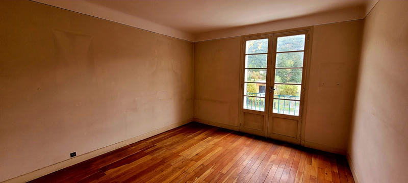 Maison - 210 m² - 12 pièces