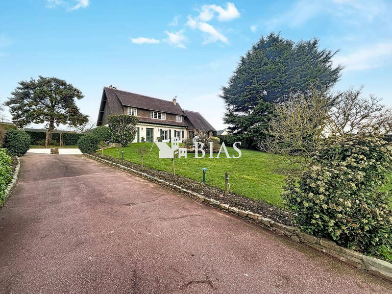 Maison - 183 m² - 8 pièces