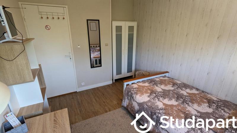 Chambre - 12 m² - 1 pièce