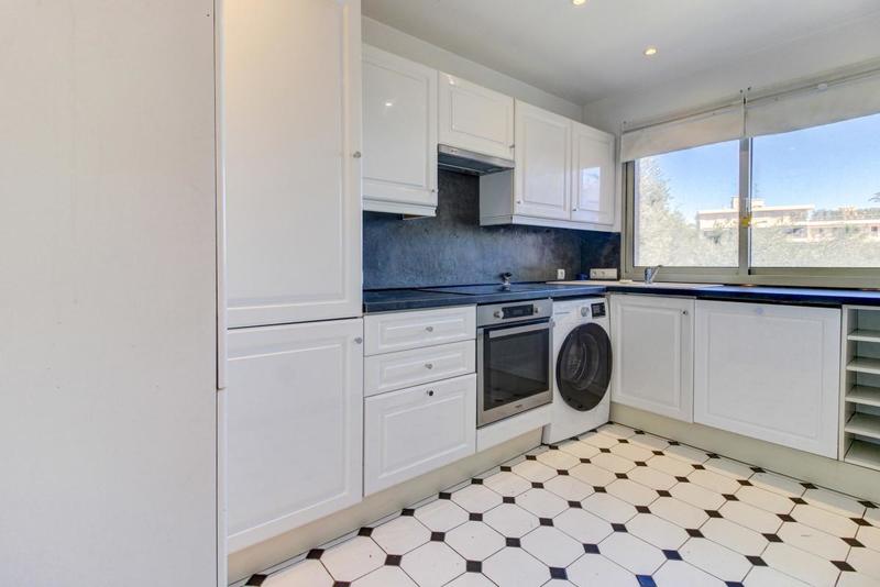 Appartement - 85 m² - 4 pièces