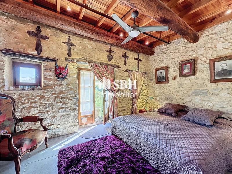 Mas - 540 m² - 27 pièces