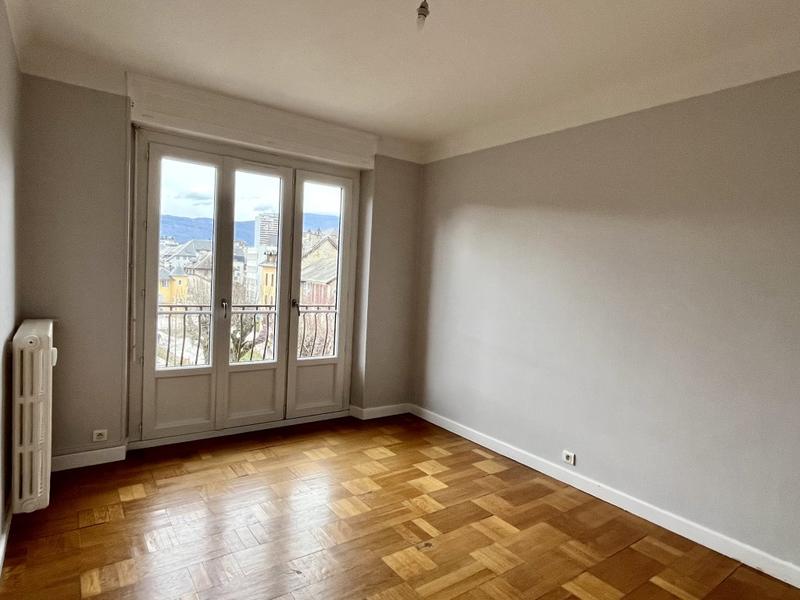 Appartement - 84 m² - 5 pièces