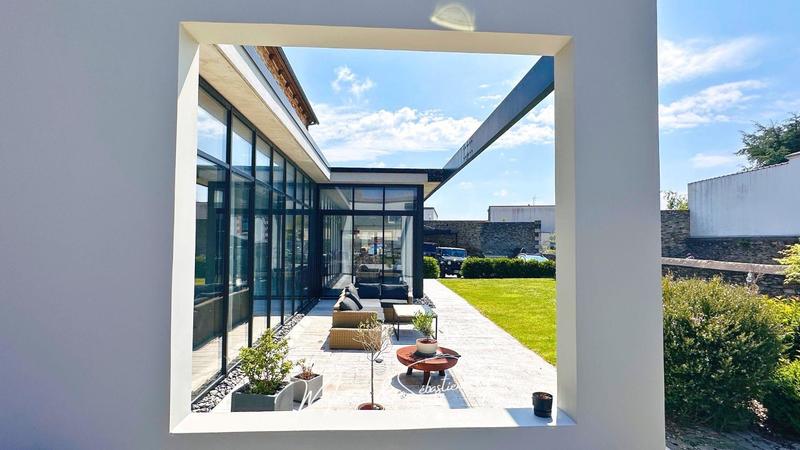 Maison - 388 m² - 10 pièces