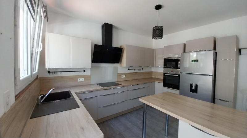 Maison - 198 m² - 8 pièces