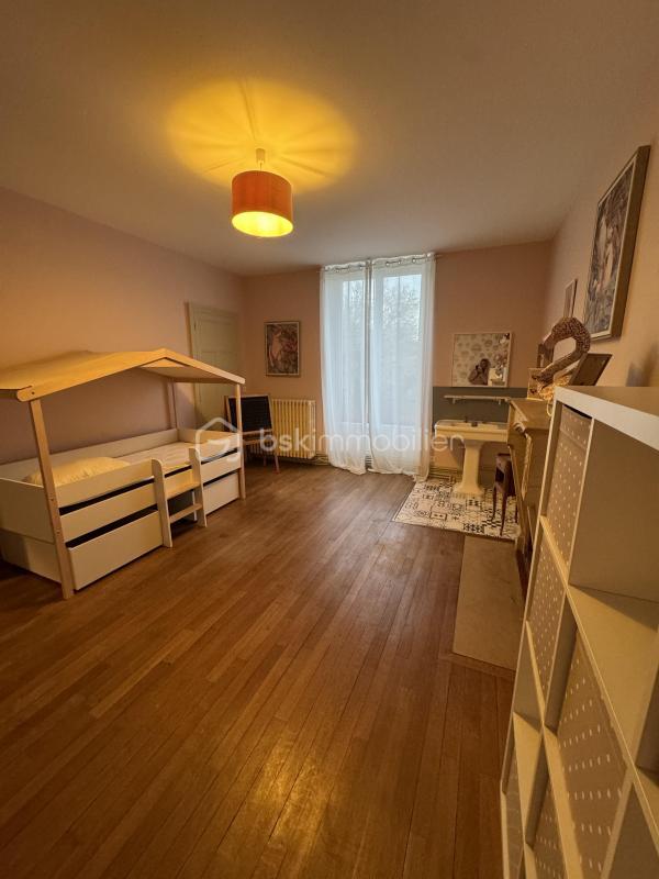 Maison - 276 m² - 8 pièces