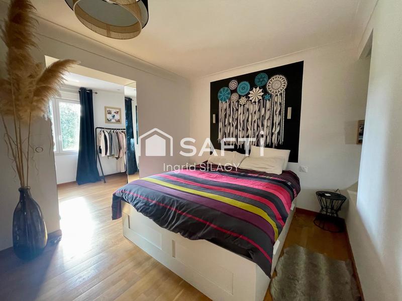 Maison - 200 m² - 7 pièces