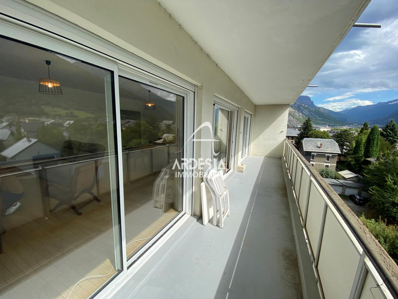 Appartement - 91 m² - 3 pièces