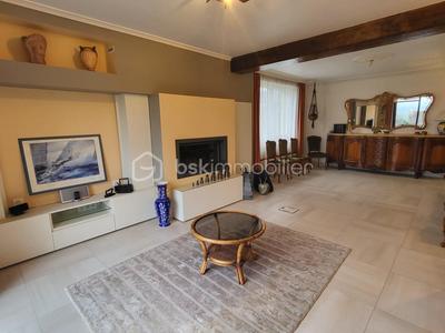 Maison - 200 m² - 9 pièces