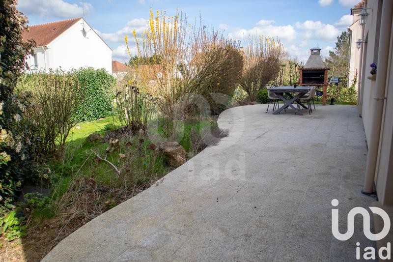 Maison - 210 m² - 8 pièces