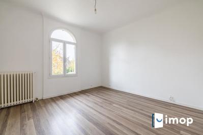 Maison - 210 m² - 5 pièces