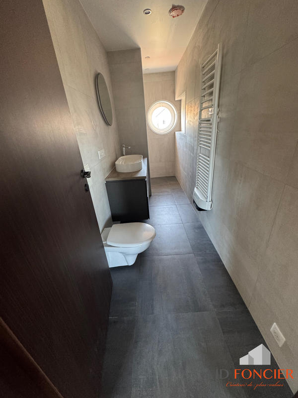 Maison - 180 m² - 6 pièces