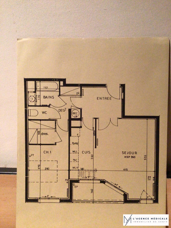 Bureau - 57 m² - 2 pièces