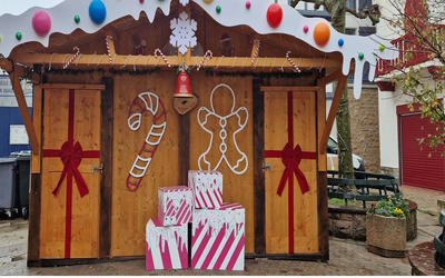 Trône du Père Noël avec photos, animation maquillage  et chalet des associations