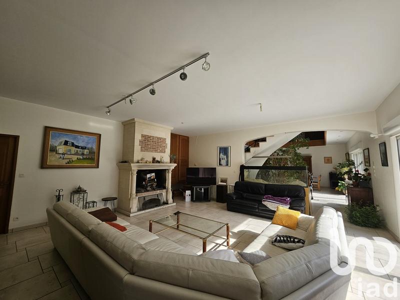 Maison - 360 m² - 10 pièces