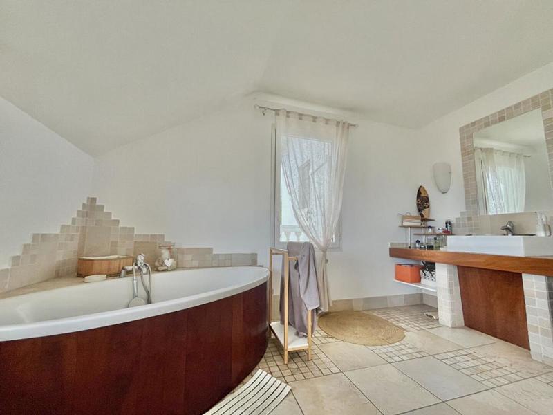 Maison - 170 m² - 5 pièces