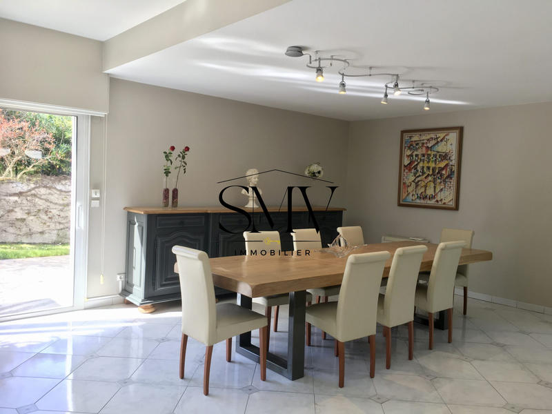 Maison - 210 m² - 5 pièces