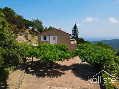 Maison - 87 m² - 5 pièces