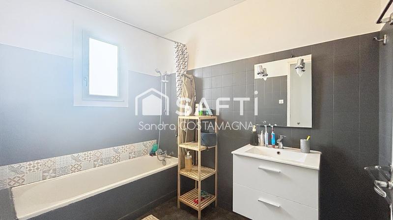 Maison - 180 m² - 8 pièces