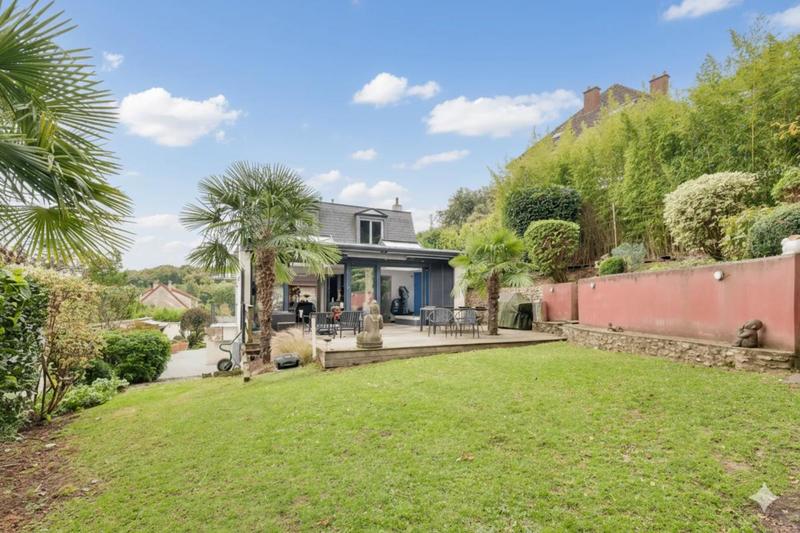 Maison - 236 m² - 6 pièces