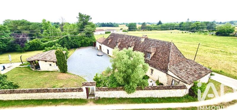 Maison - 250 m² - 7 pièces