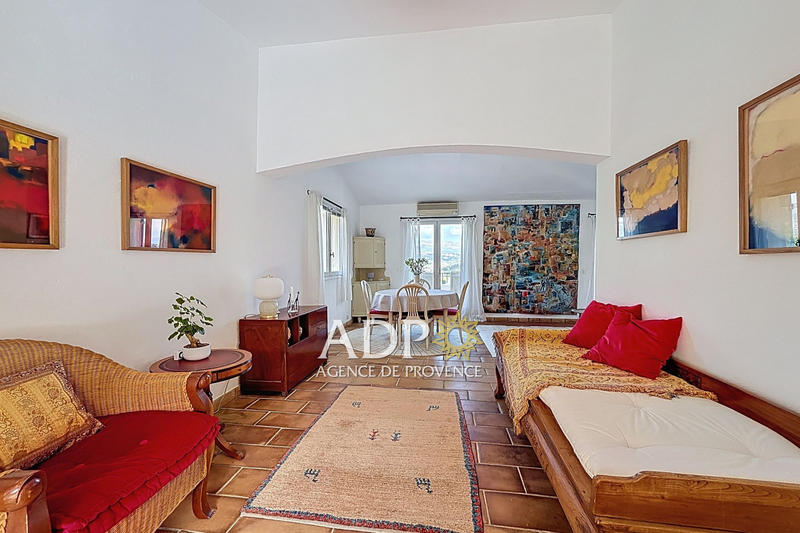 Maison - 218 m² - 8 pièces