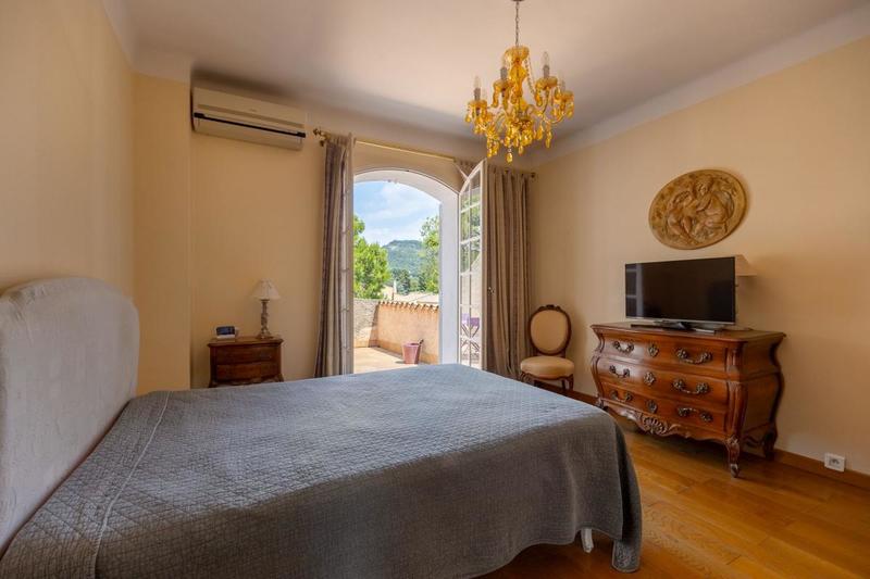 Villa - 170 m² - 5 pièces