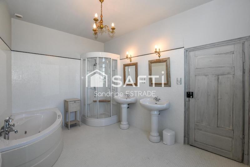 Maison - 296 m² - 7 pièces