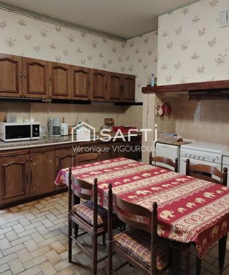 Maison - 260 m² - 7 pièces