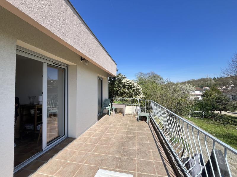 Maison contemporaine - 214 m² - 9 pièces