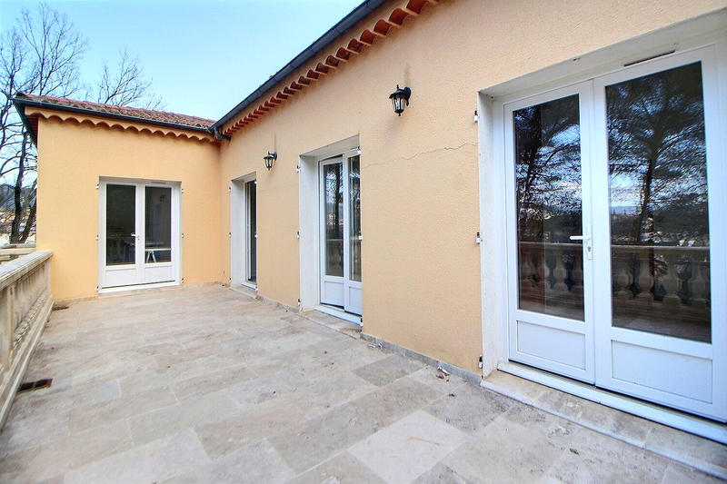 Maison - 200 m² - 7 pièces